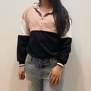 🎀 Zara Cropped Hoodie Sweater | Women’s Size Medium
🎀